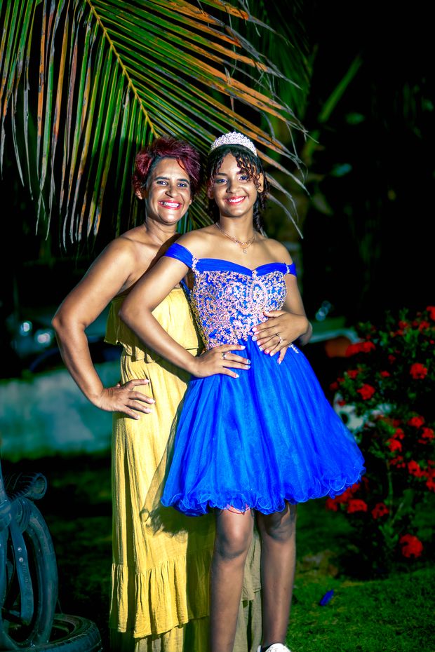 15 anos & debutante — fotografia da página do serviço