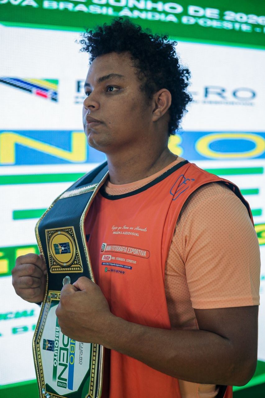 Bruno Mex em retrato de perfil