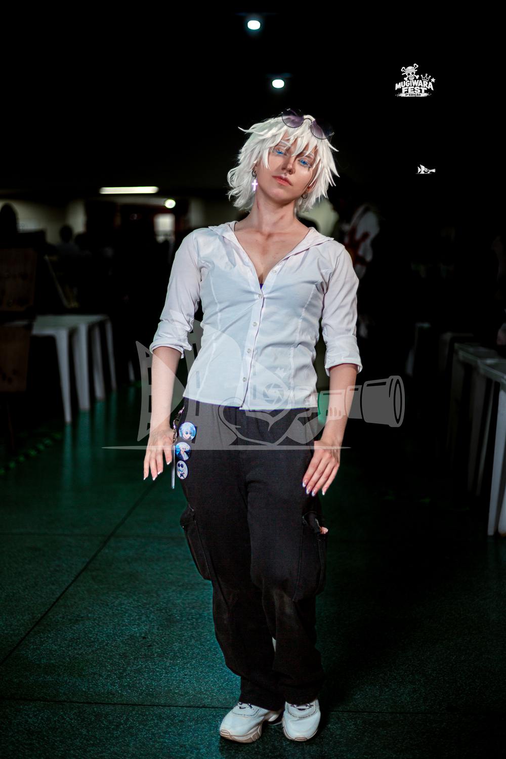 Cosplay de Gojo (Jujutsu Kaisen) no Mugiwara Fest