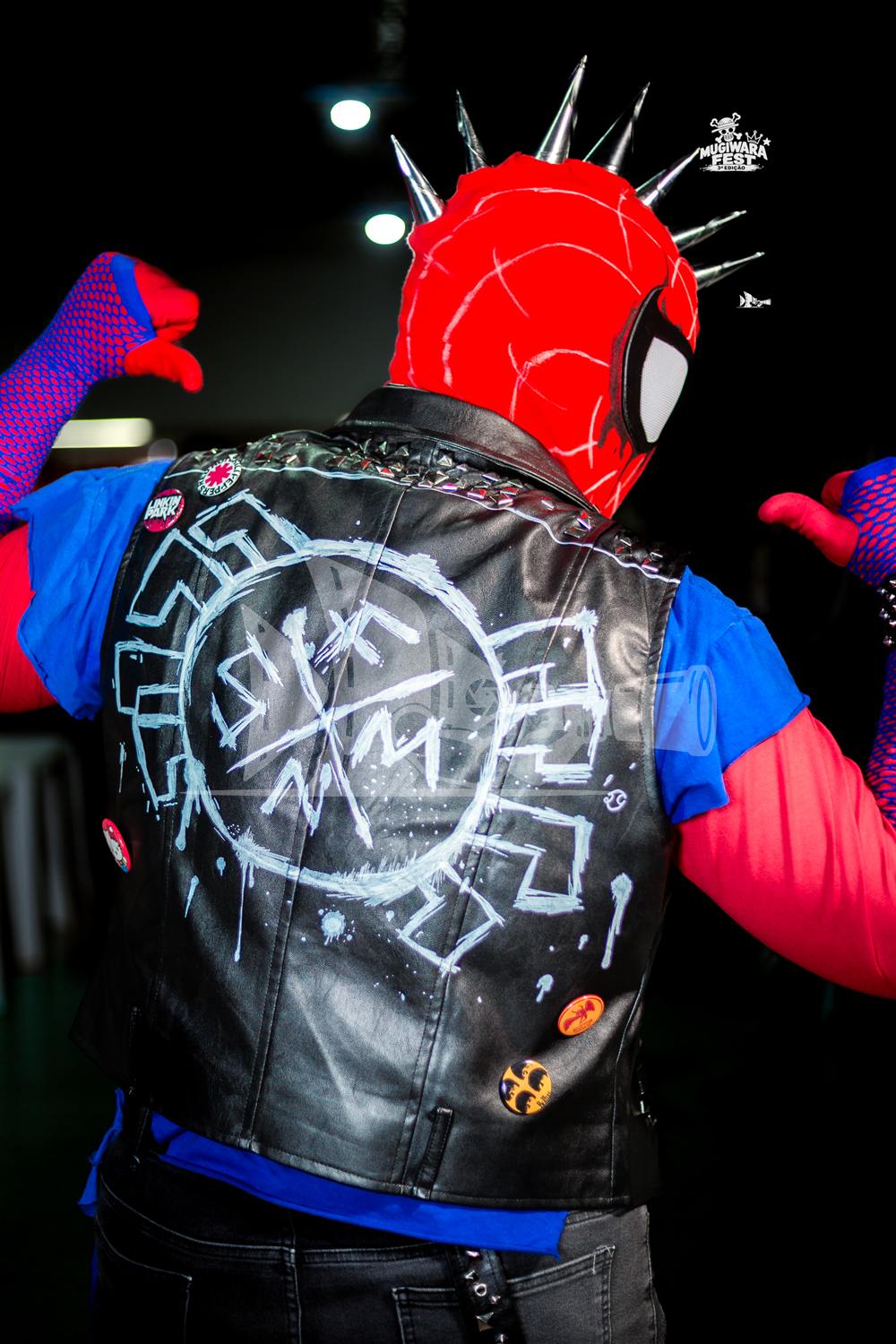 Cosplay de Homem-Aranha Punk (Aranhaverso) no Mugiwara Fest